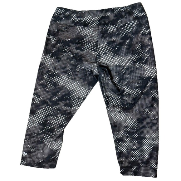 Marika Camo Capri Leggings Medium Pocket Stretch Pull On Yoga Athleisure Pants - Picture 1 of 5